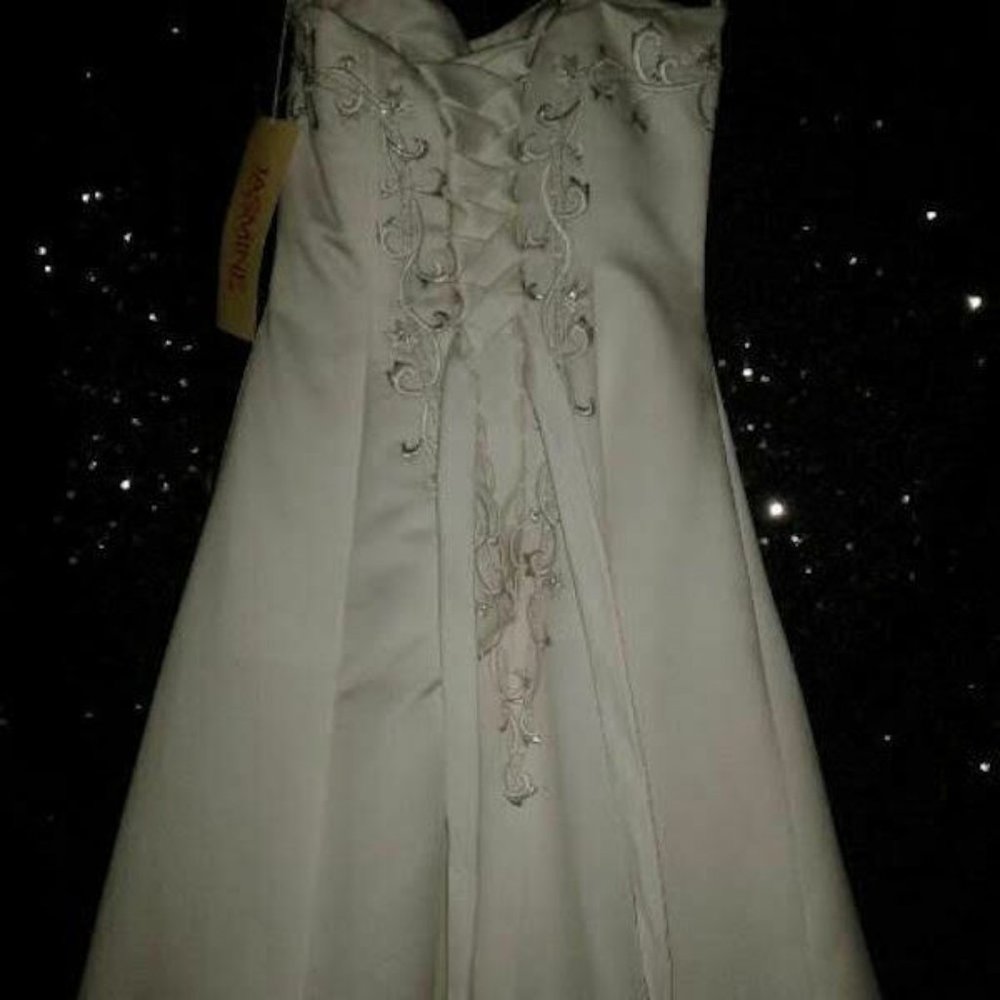 Jasmine Collection Wedding Dress Color: Ivory OBO